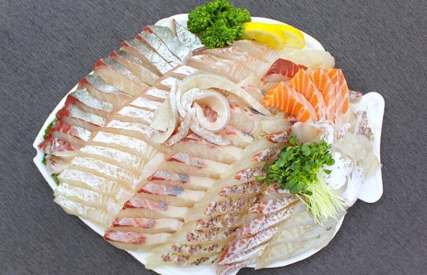 Assorted raw fish (flatfish/red sea bream/sea bass)